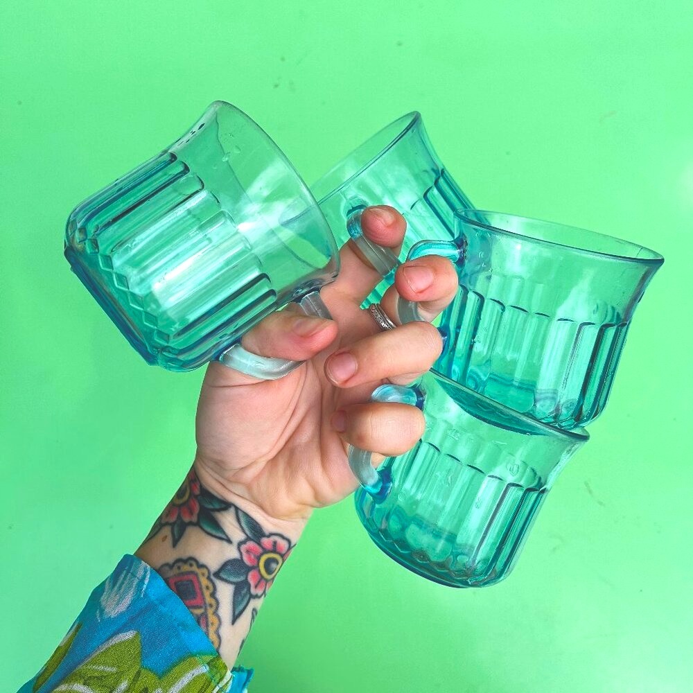 2/$40 🌸 Vintage Mini Aqua Glass Mugs – Set of 4